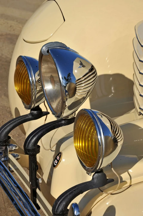 1937 Cord 810 & 812 - Image 4 of 28