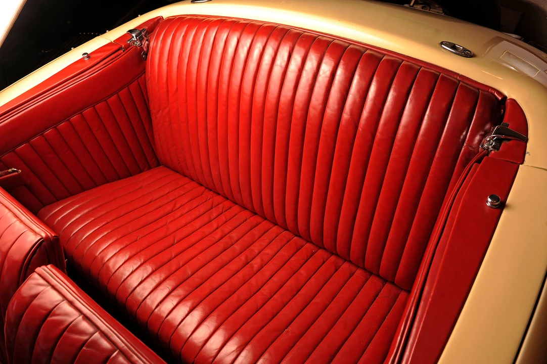1937 Cord 810 & 812 - Image 11 of 28
