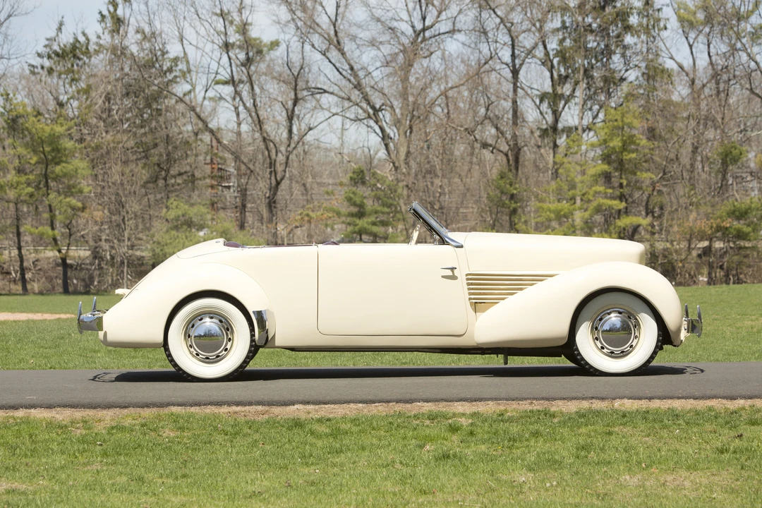 1937 Cord 810 & 812 - Image 5 of 25