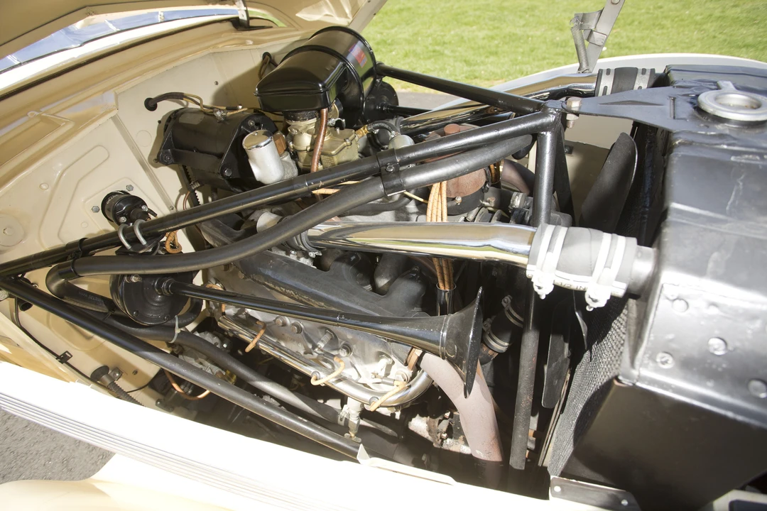 1937 Cord 810 & 812 - Image 14 of 25