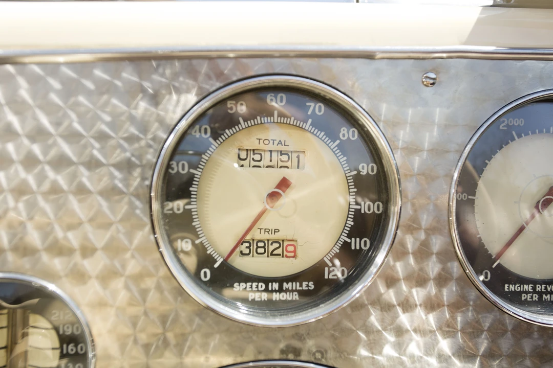 1937 Cord 810 & 812 - Image 17 of 25