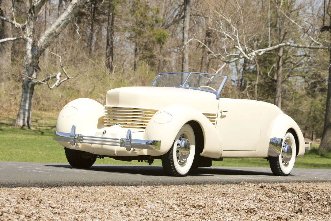 1937 Cord 810 & 812 - Image 7 of 25