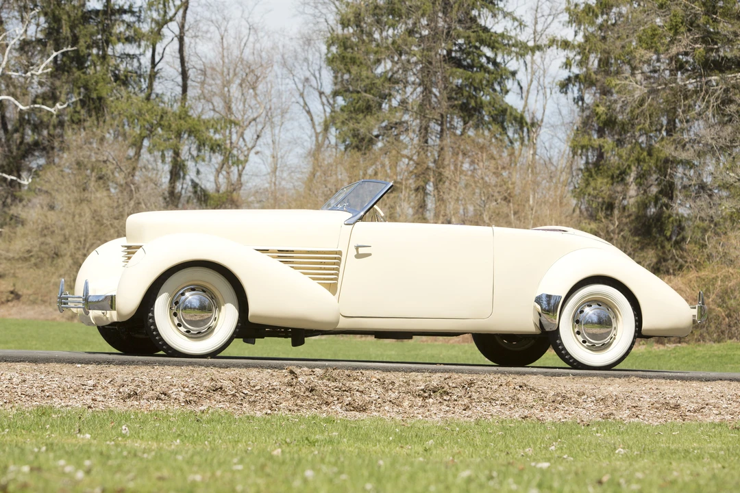 1937 Cord 810 & 812 - Image 15 of 25