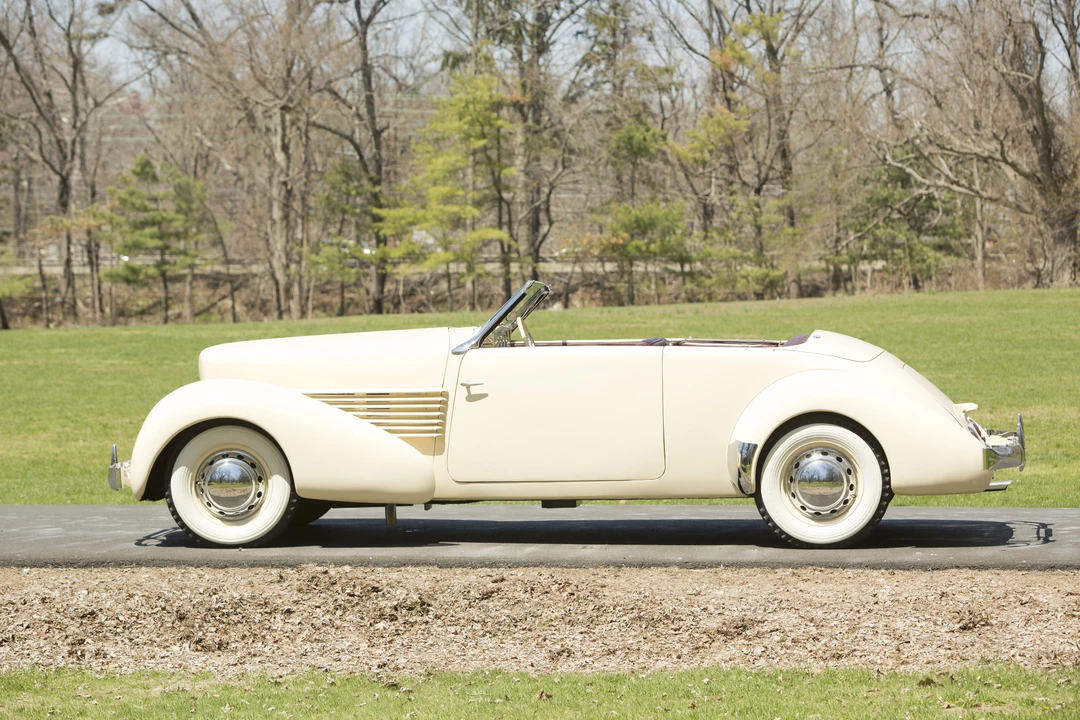 1937 Cord 810 & 812 - Image 6 of 25