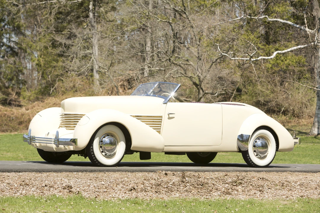 1937 Cord 810 & 812 - Image 8 of 25