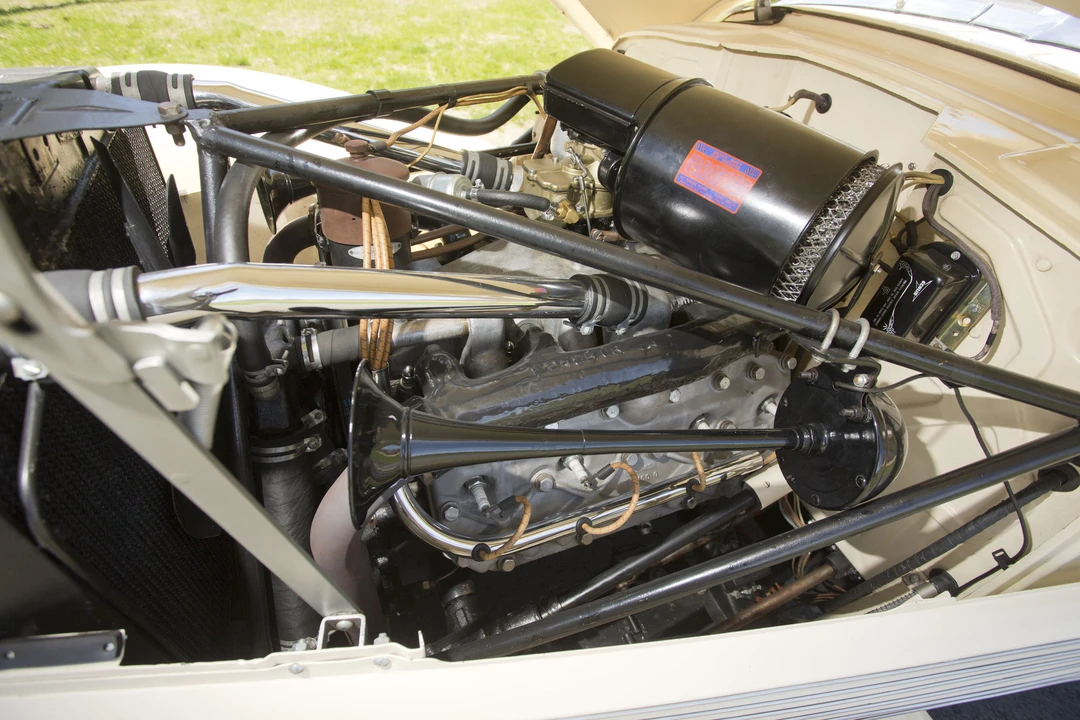 1937 Cord 810 & 812 - Image 13 of 25