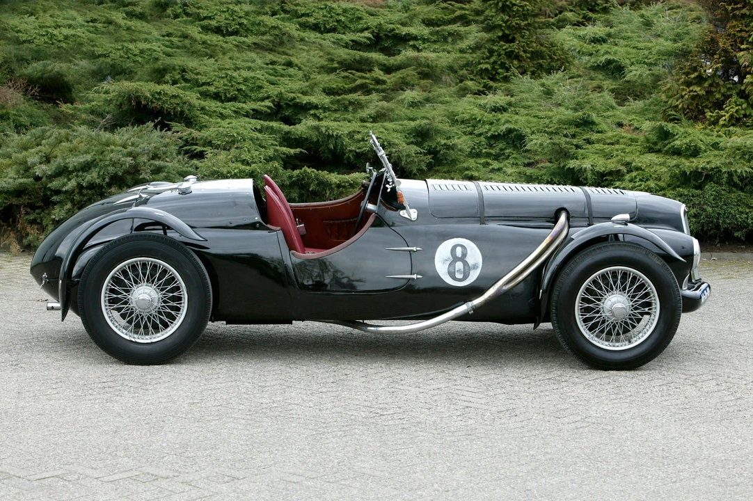 1948 Aston Martin DB1 & DB2 & DB2/4 & DB Mark III - Image 3 of 4