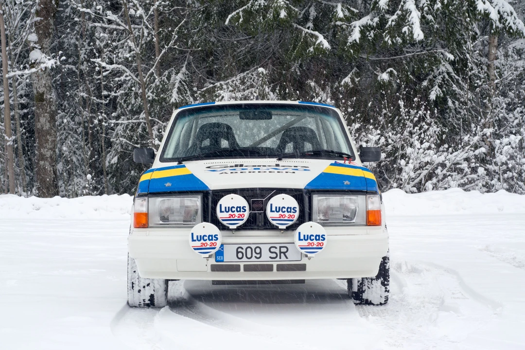 1983 Volvo 242 - Image 12 of 31