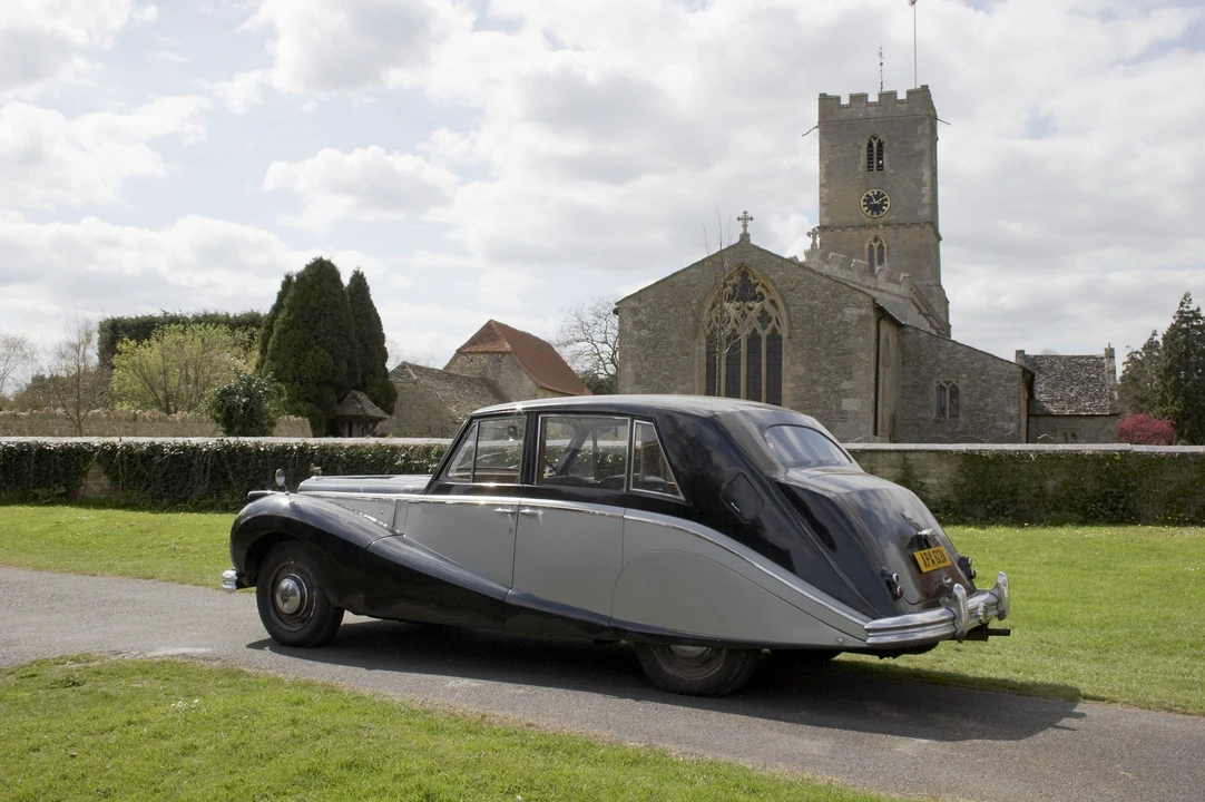 1957 Daimler - Image 5 of 5