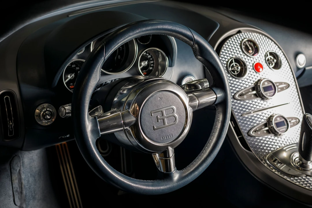 2006 Bugatti Veyron - Image 20 of 31