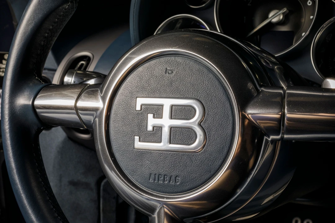 2006 Bugatti Veyron - Image 13 of 31