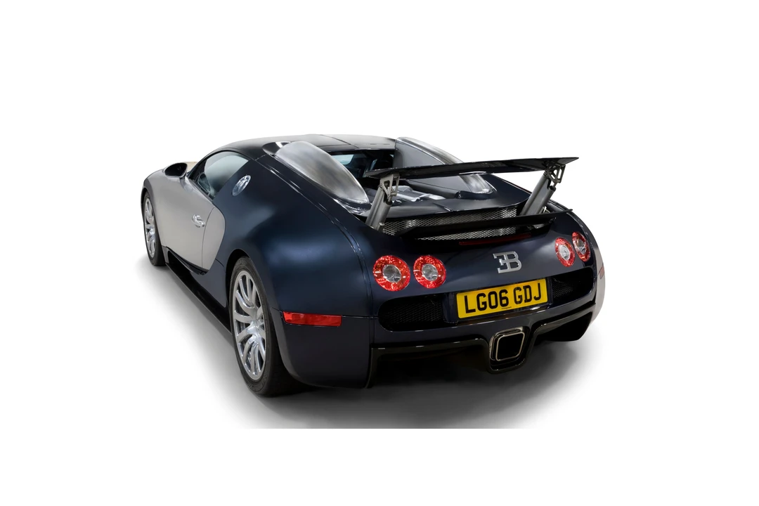 2006 Bugatti Veyron - Image 2 of 31