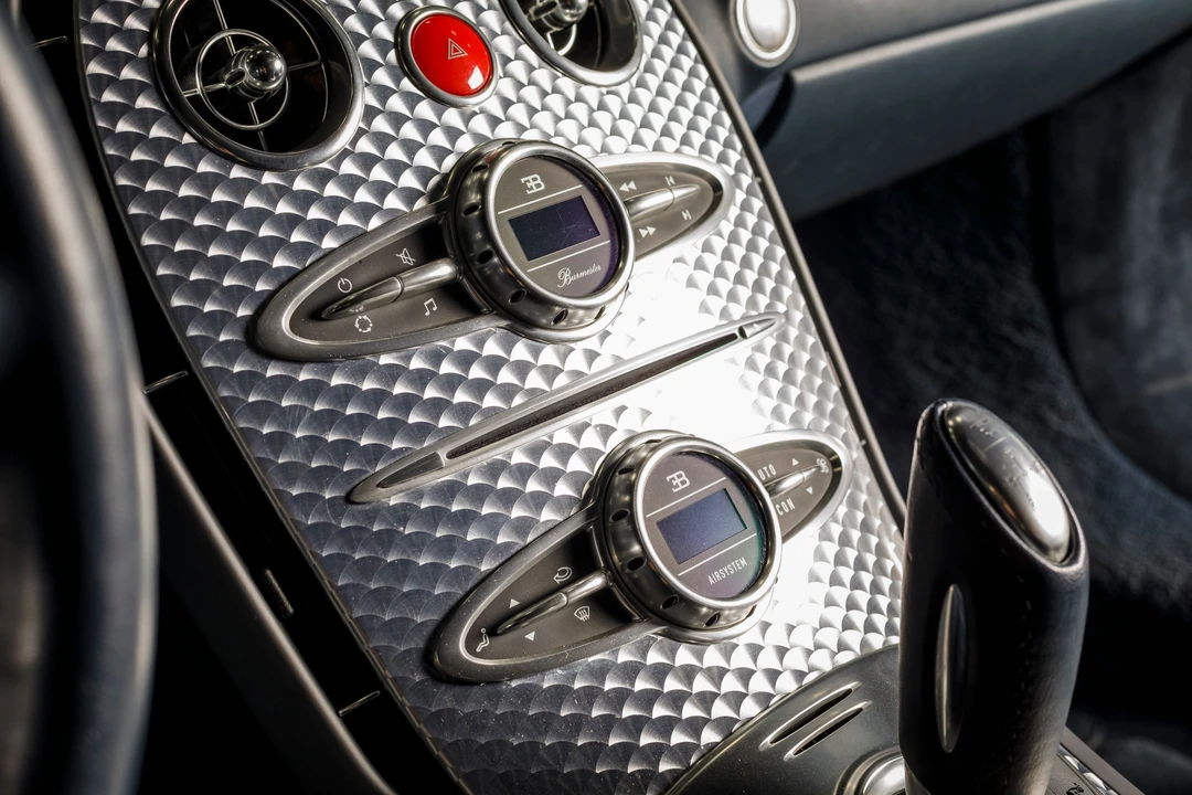 2006 Bugatti Veyron - Image 17 of 31