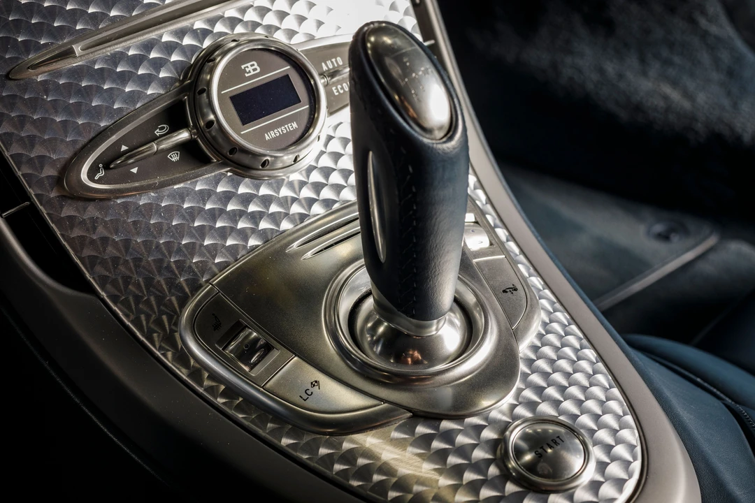 2006 Bugatti Veyron - Image 18 of 31