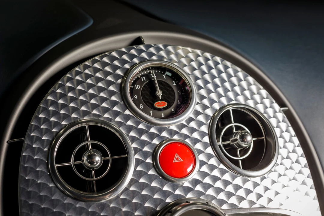 2006 Bugatti Veyron - Image 16 of 31