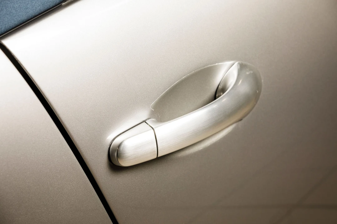 2006 Bugatti Veyron - Image 6 of 31