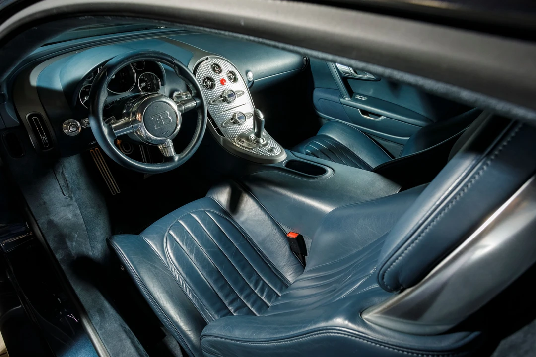 2006 Bugatti Veyron - Image 10 of 31