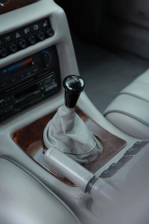 1993 Aston Martin Virage - Image 17 of 31