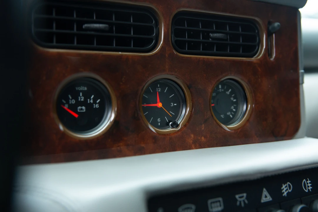 1993 Aston Martin Virage - Image 14 of 31