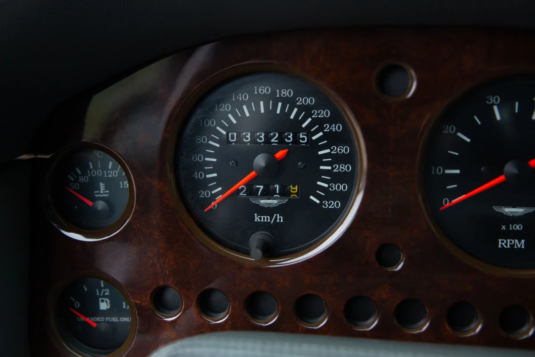 1993 Aston Martin Virage - Image 24 of 31