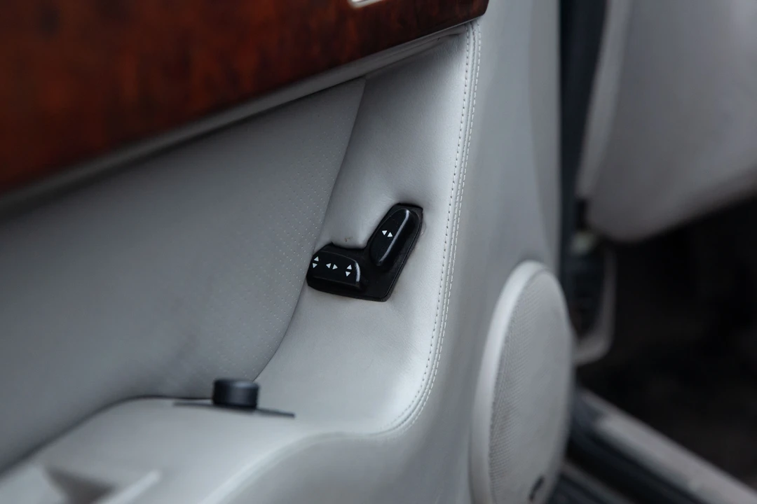 1993 Aston Martin Virage - Image 26 of 31