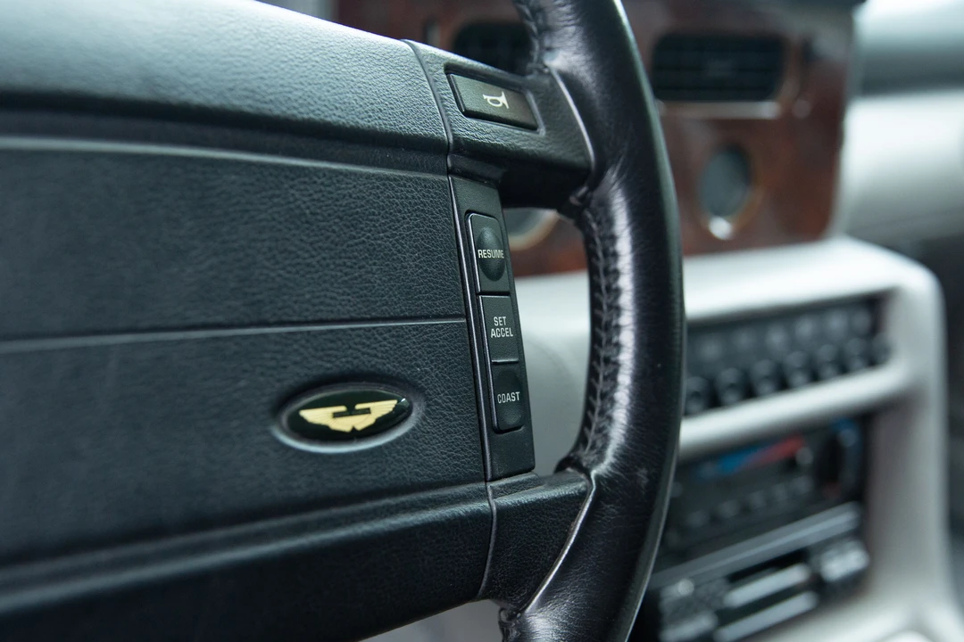 1993 Aston Martin Virage - Image 20 of 31