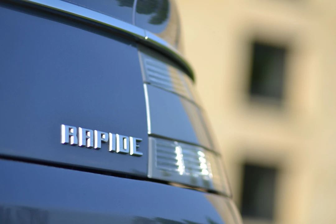 2009 Aston Martin Rapide - Image 10 of 14