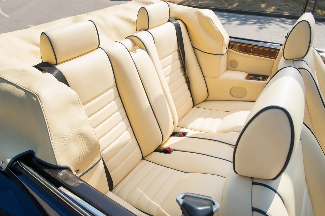 1995 Rolls-Royce Corniche Series IV - Image 7 of 12