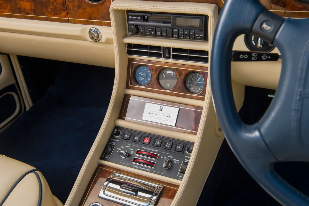 1995 Rolls-Royce Corniche Series IV - Image 8 of 12