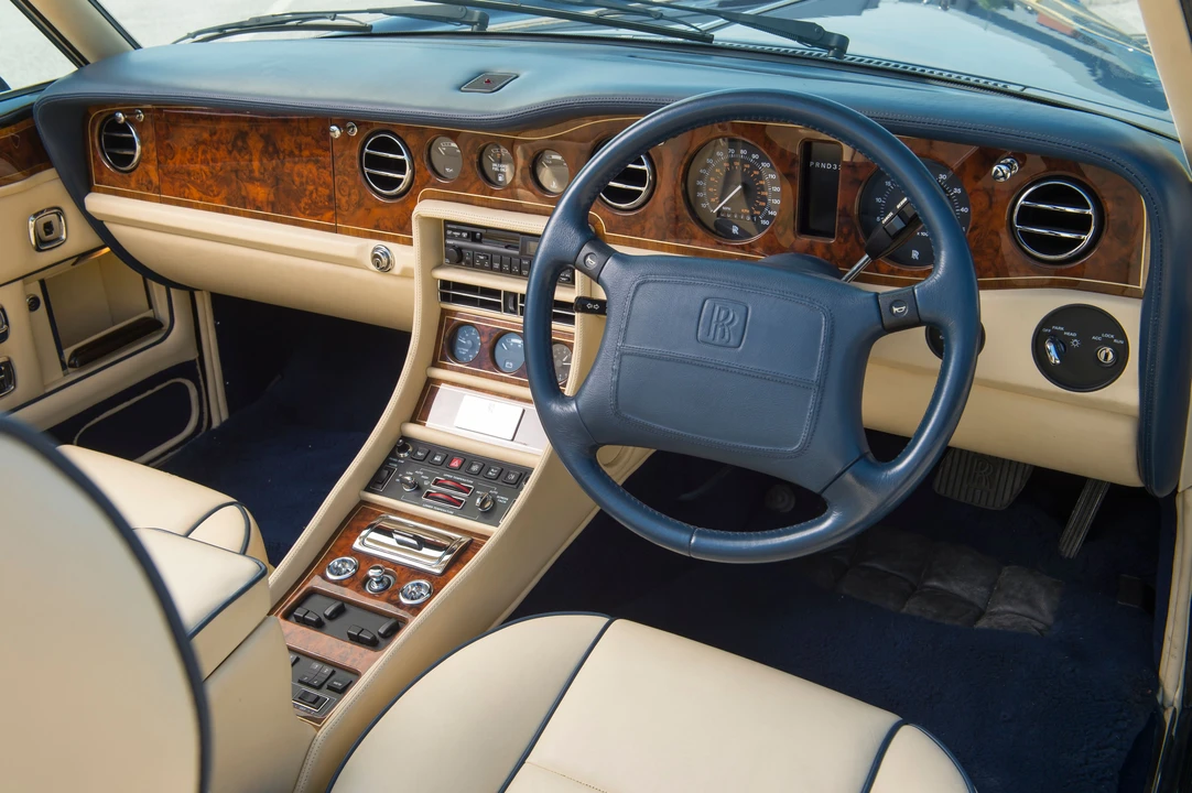 1995 Rolls-Royce Corniche Series IV - Image 10 of 12