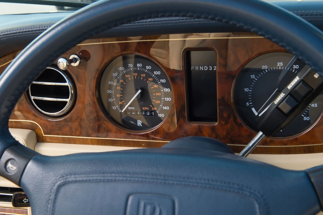1995 Rolls-Royce Corniche Series IV - Image 9 of 12