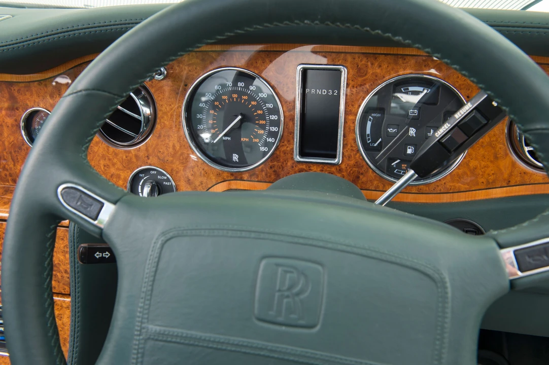 2002 Rolls-Royce Corniche Series V - Image 12 of 17