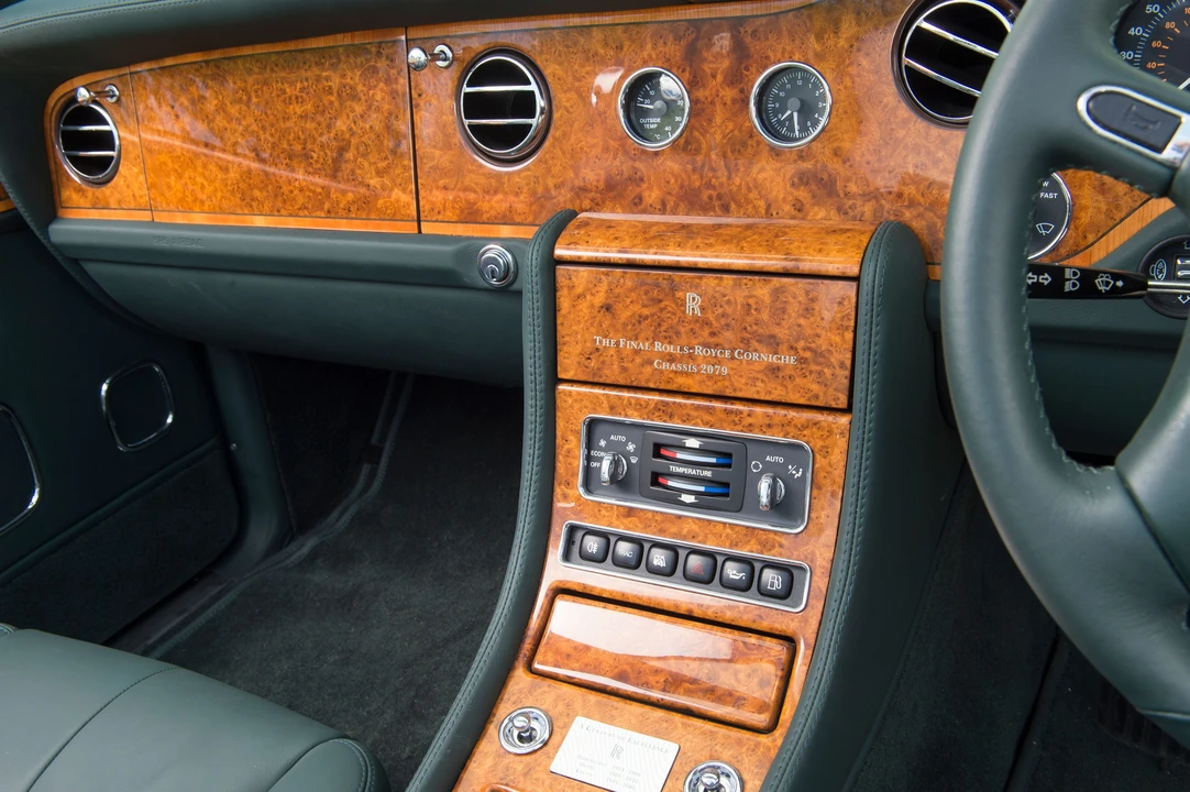 2002 Rolls-Royce Corniche Series V - Image 13 of 17