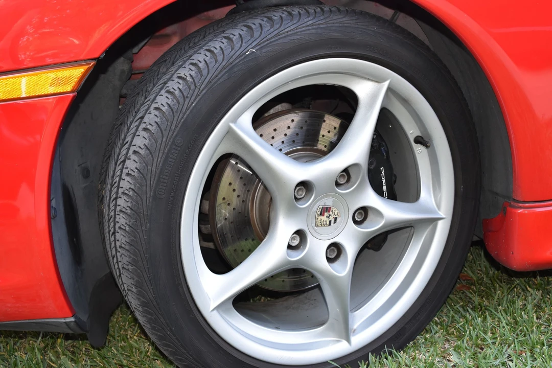 2003 Porsche 911 - Image 29 of 31