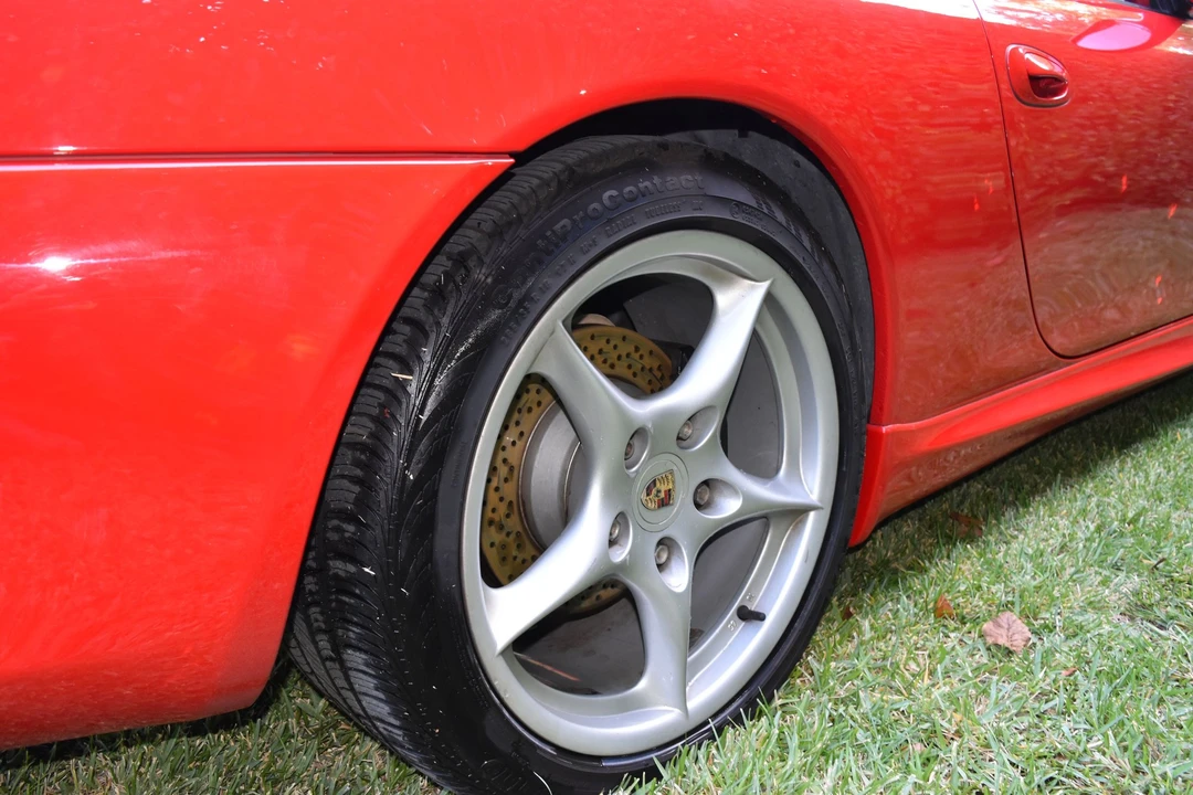 2003 Porsche 911 - Image 27 of 31