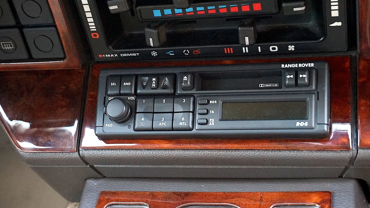 1994 Land Rover Range Rover Classic - Image 19 of 19