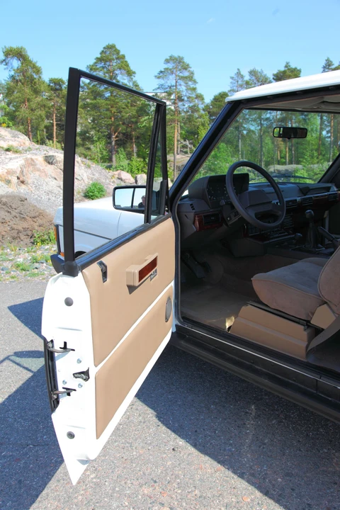 1994 Land Rover Range Rover Classic - Image 10 of 19