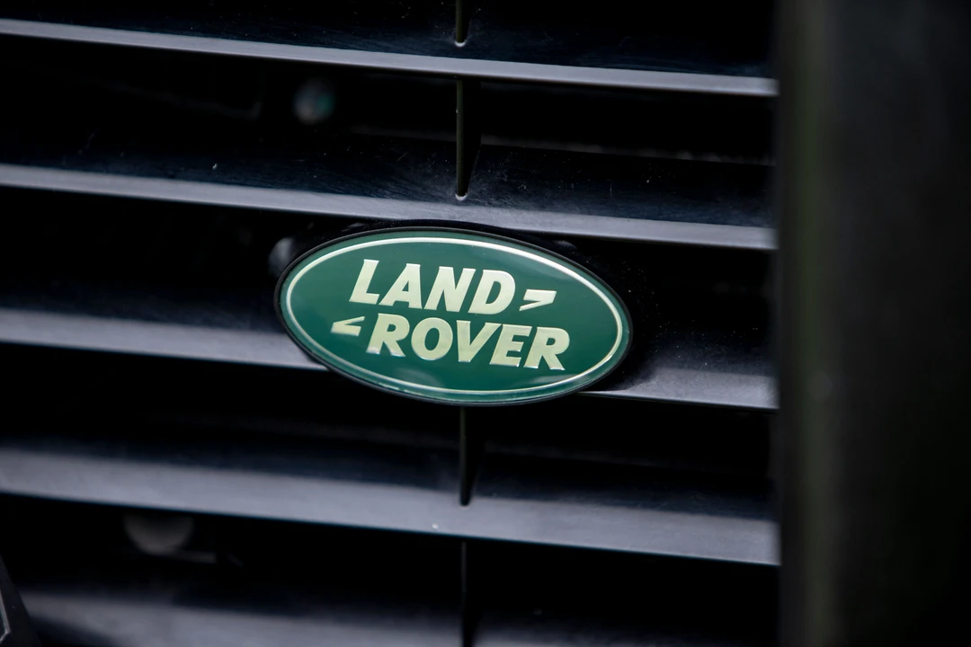 2011 Land Rover Defender 110 - Image 16 of 31