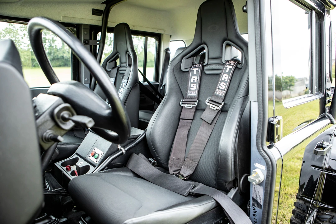 2011 Land Rover Defender 110 - Image 6 of 31