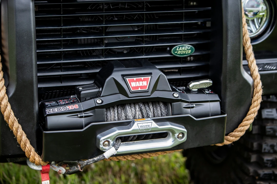 2011 Land Rover Defender 110 - Image 14 of 31