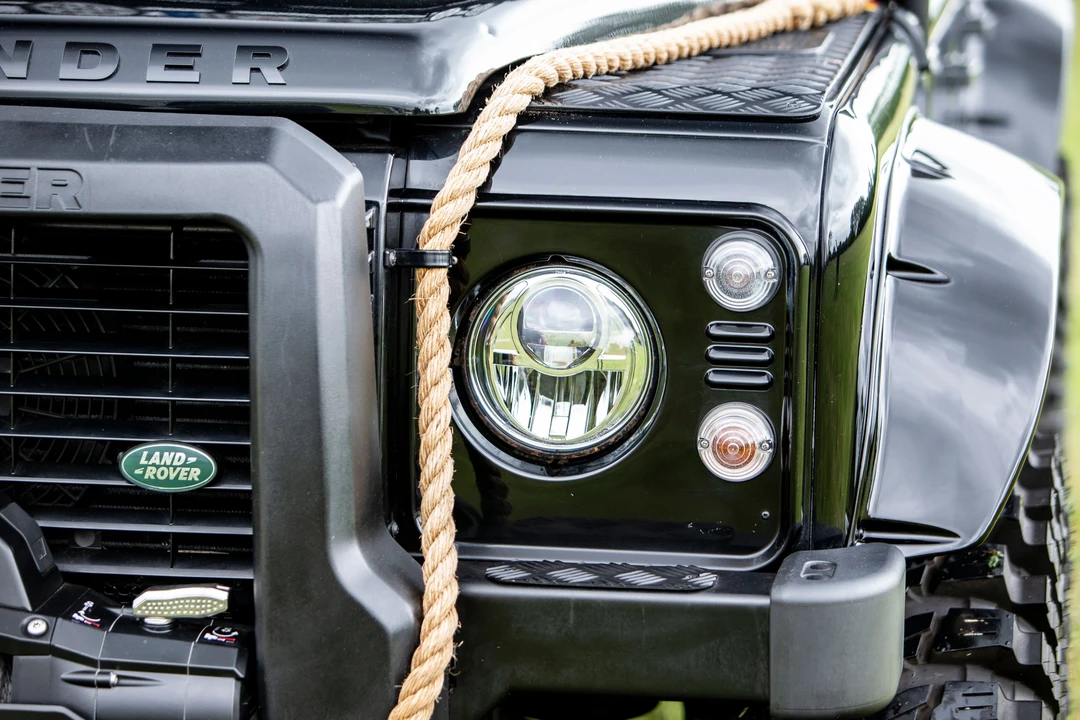 2011 Land Rover Defender 110 - Image 18 of 31
