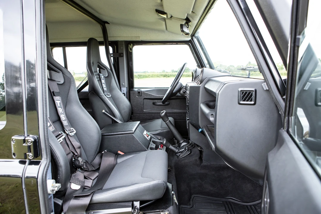 2011 Land Rover Defender 110 - Image 26 of 31