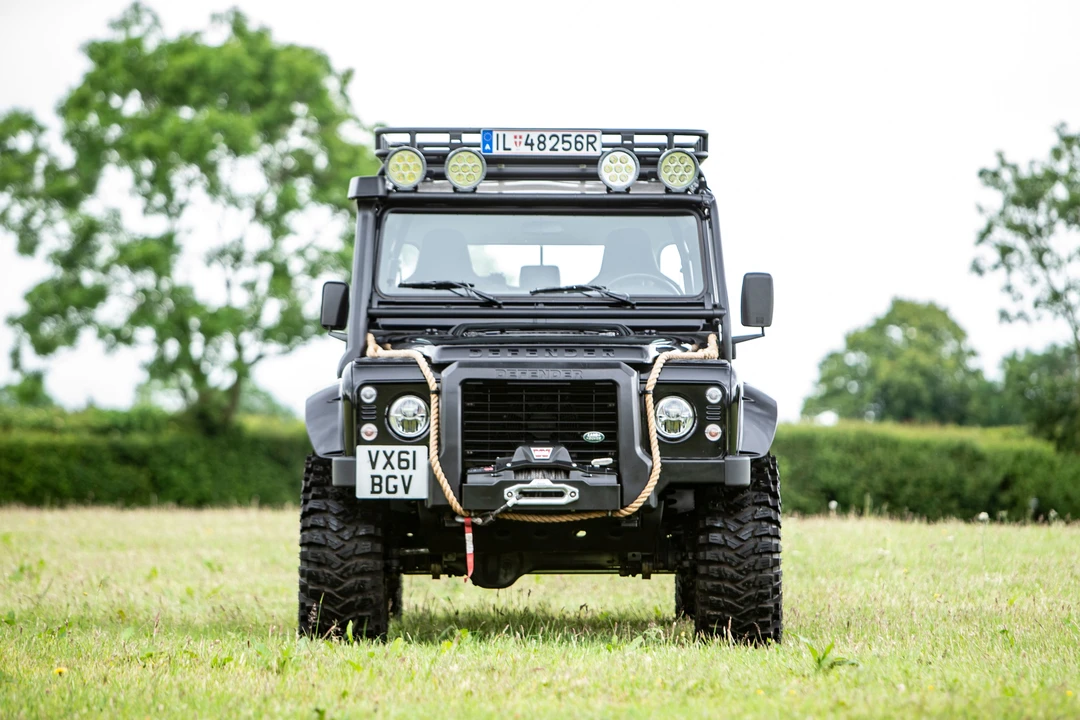 2011 Land Rover Defender 110 - Image 13 of 31