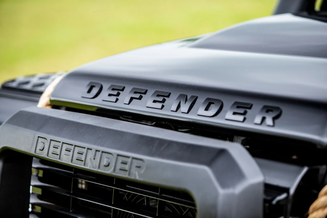2011 Land Rover Defender 110 - Image 15 of 31