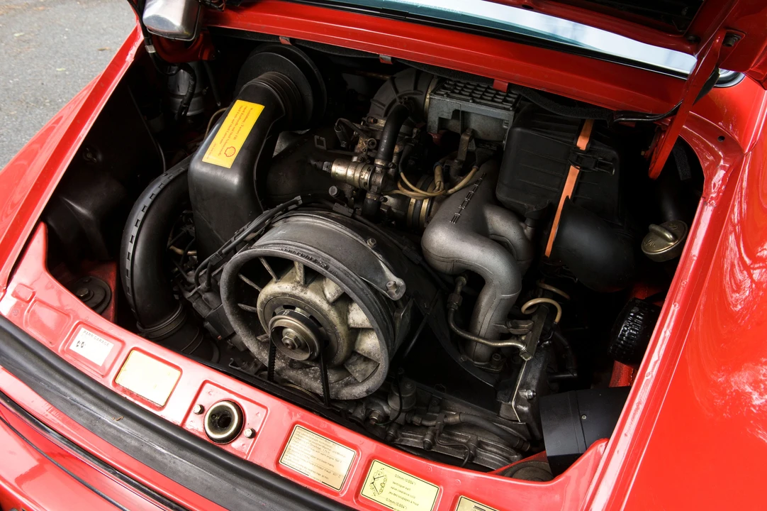 1984 Porsche 911 Carrera 3.2 - Image 2 of 15