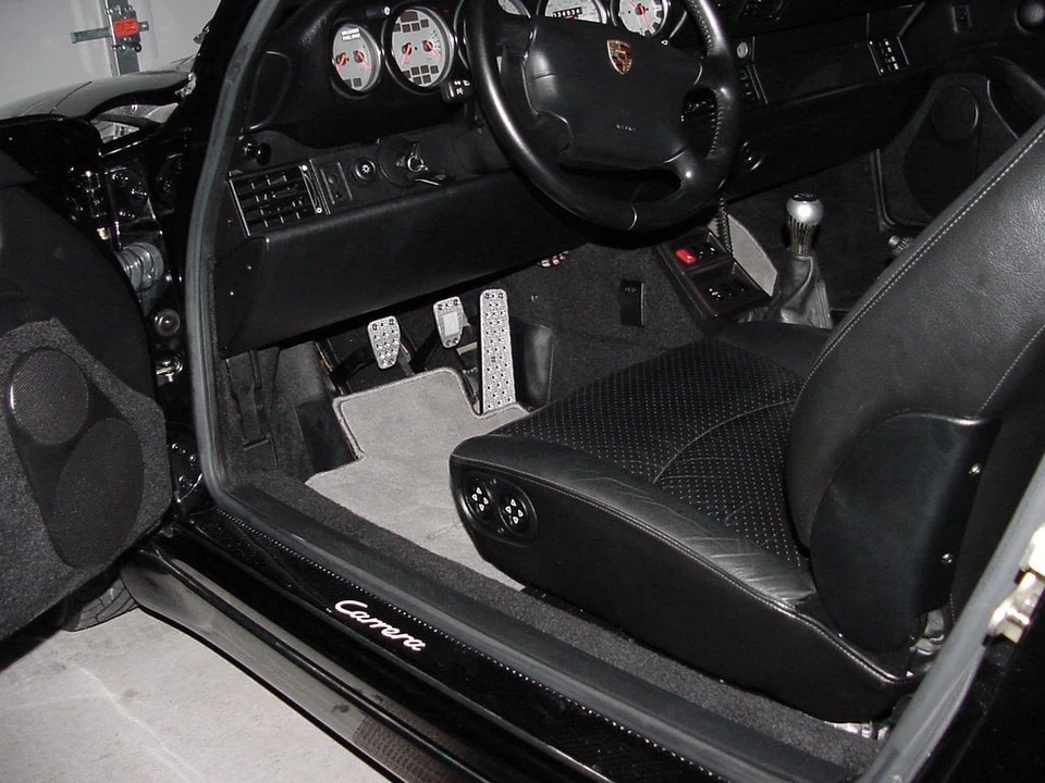 1995 Porsche 993 Carrera 4 - Image 7 of 8