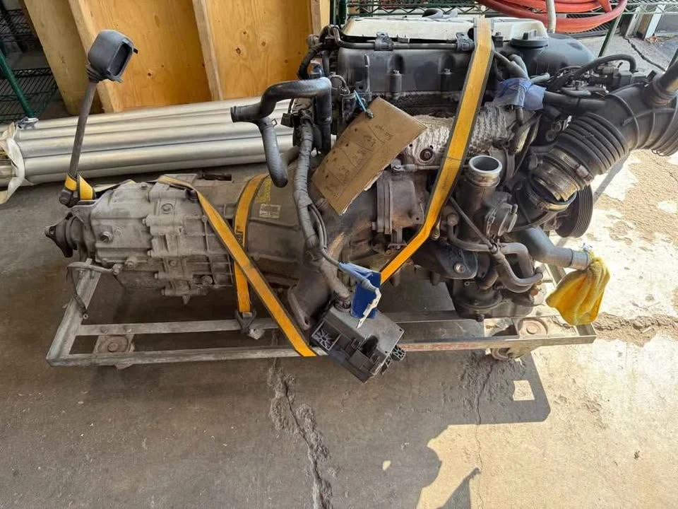Parts & Memorabilia Engines - Image 3 of 4
