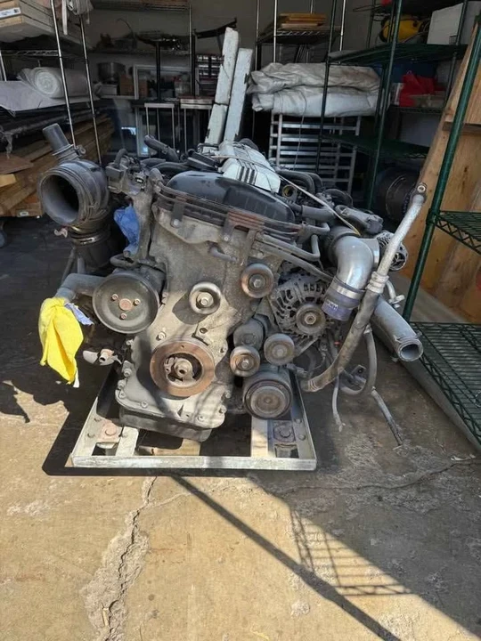 Parts & Memorabilia Engines - Image 4 of 4