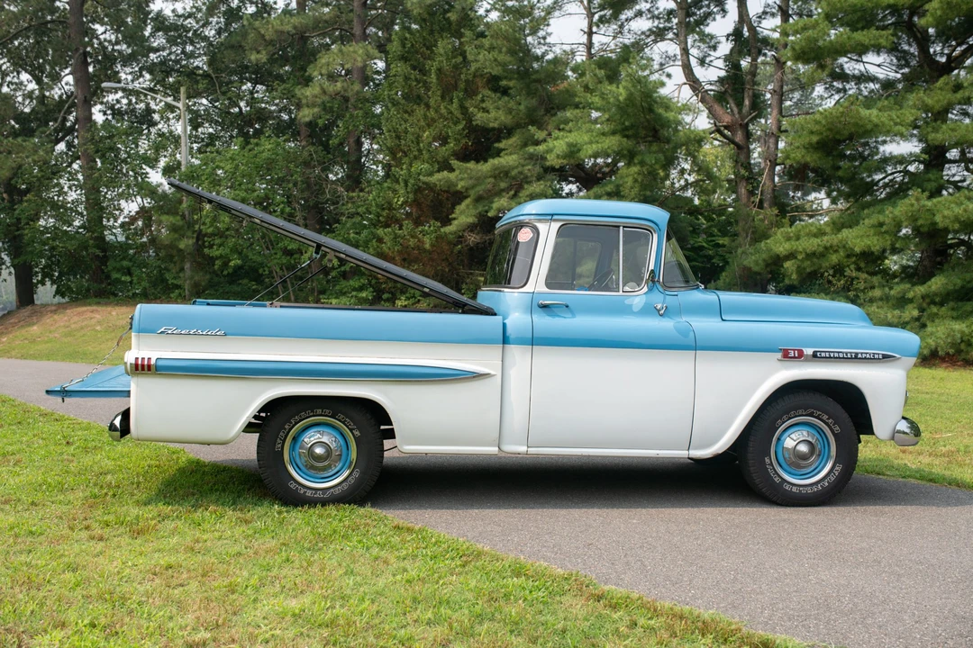 1959 Chevrolet Task Force - Image 10 of 31