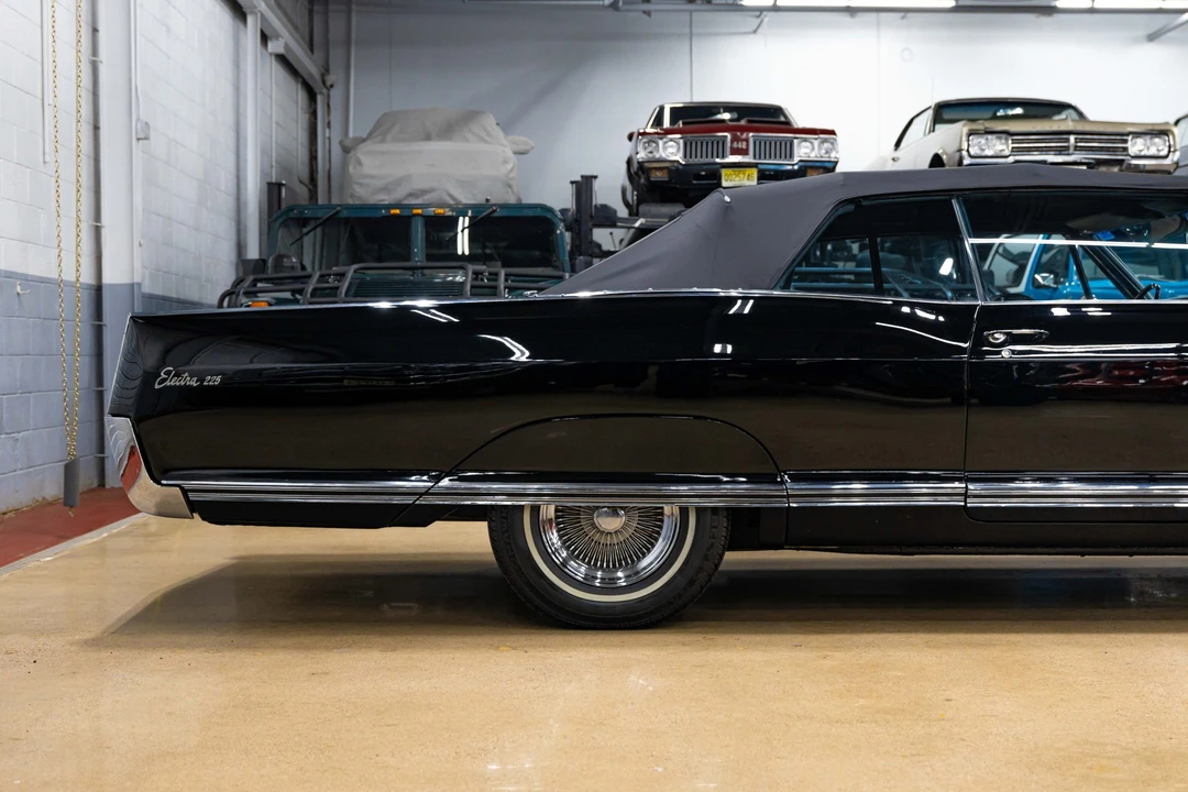 1966 Buick Electra - Image 17 of 31